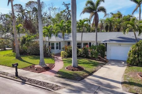 House in Bradenton, Florida 3 bedrooms, 166.57 sq.m. № 1556834 - photo 1