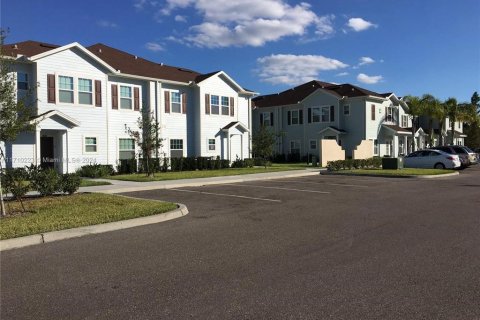 Townhouse in Kissimmee, Florida 3 bedrooms, 120.77 sq.m. № 2100648 - photo 24