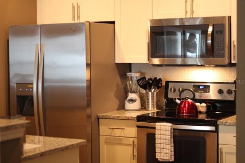 Townhouse in Kissimmee, Florida 3 bedrooms, 120.77 sq.m. № 2100648 - photo 18