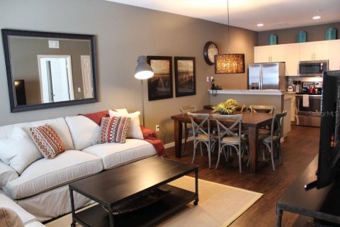 Townhouse in Kissimmee, Florida 3 bedrooms, 120.77 sq.m. № 2100648 - photo 20