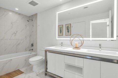 Condominio en venta en Sunrise, Florida, 2 dormitorios, 85.47 m2 № 1862953 - foto 16