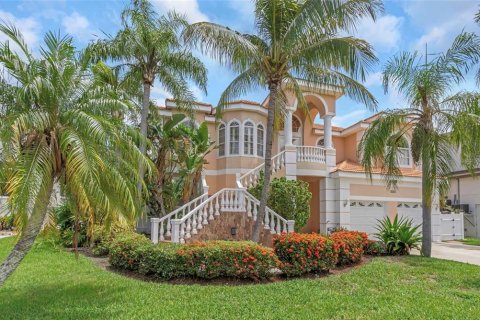 Casa en Clearwater, Florida 5 dormitorios, 384.06 m2 № 2219702