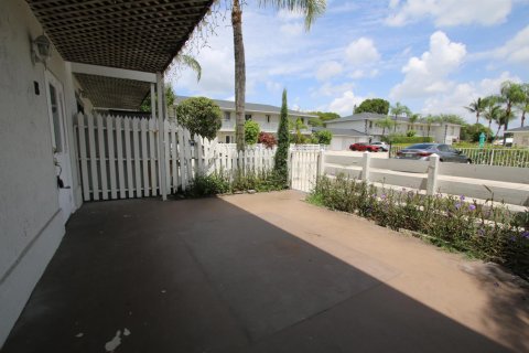 Touwnhouse à louer à Lantana, Floride: 2 chambres, 109.25 m2 № 2268004 - photo 8