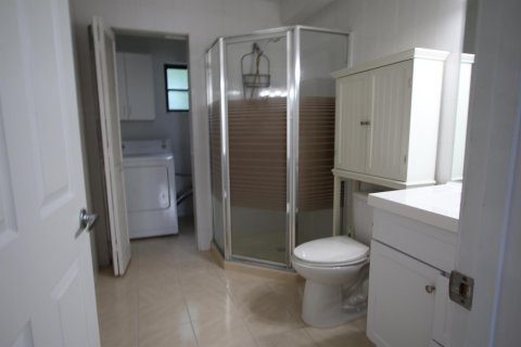 Touwnhouse à louer à Lantana, Floride: 2 chambres, 109.25 m2 № 2268004 - photo 4