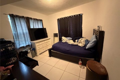 Villa ou maison à vendre à Miami, Floride: 2 chambres, 158.12 m2 № 1941539 - photo 12