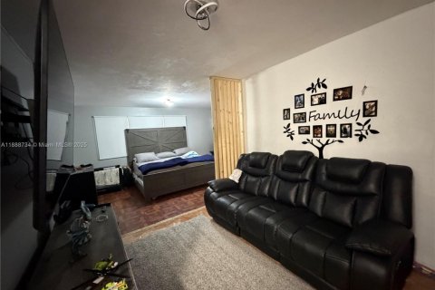 Villa ou maison à vendre à Miami, Floride: 2 chambres, 158.12 m2 № 1941539 - photo 16