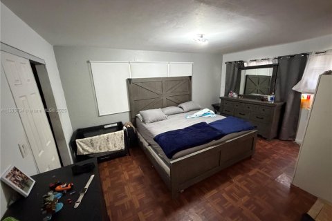 Villa ou maison à vendre à Miami, Floride: 2 chambres, 158.12 m2 № 1941539 - photo 17