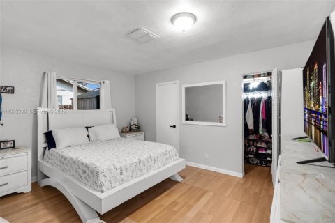 Casa en alquiler en Margate, Florida, 3 dormitorios, 110.83 m2 № 1992025 - foto 11