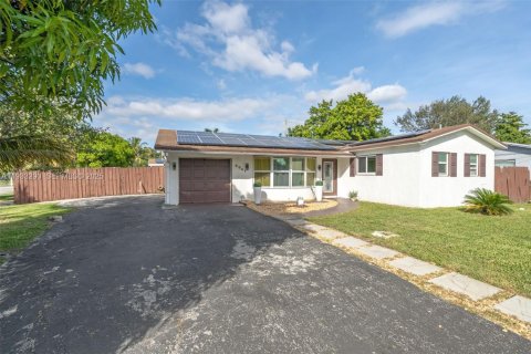 Casa en alquiler en Margate, Florida, 3 dormitorios, 110.83 m2 № 1992025 - foto 4