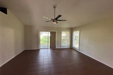 Villa ou maison à louer à Kissimmee, Floride: 4 chambres, 177.72 m2 № 2420144 - photo 9