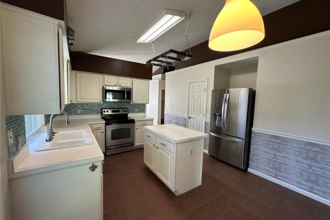 Villa ou maison à louer à Kissimmee, Floride: 4 chambres, 177.72 m2 № 2420144 - photo 13