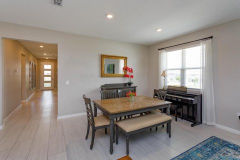 House in Davenport, Florida 4 bedrooms, 191.94 sq.m. № 1719303 - photo 10