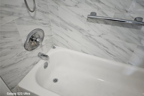 Copropriété à louer à Aventura, Floride: 2 chambres, 100.61 m2 № 2066453 - photo 20