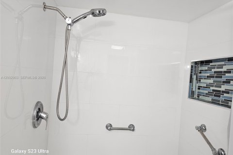 Copropriété à louer à Aventura, Floride: 2 chambres, 100.61 m2 № 2066453 - photo 15