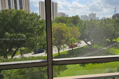 Copropriété à louer à Aventura, Floride: 2 chambres, 100.61 m2 № 2066453 - photo 25