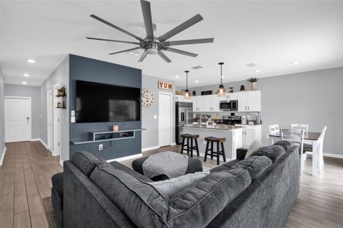 House in Osteen, Florida 3 bedrooms, 123.56 sq.m. № 2238561 - photo 10