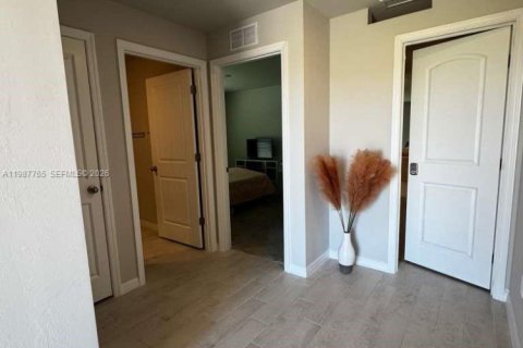 Casa en venta en LaBelle, Florida, 4 dormitorios № 2057408 - foto 5