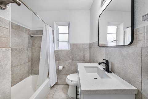 Villa ou maison à vendre à Miami, Floride: 3 chambres, 93.37 m2 № 2059818 - photo 11
