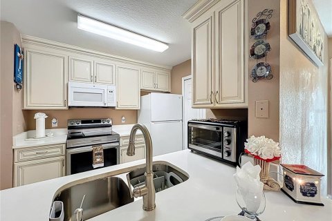 Condo in Orlando, Florida, 3 bedrooms № 2213229 - photo 19
