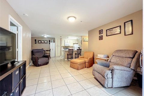 Condo in Orlando, Florida, 3 bedrooms № 2213229 - photo 25