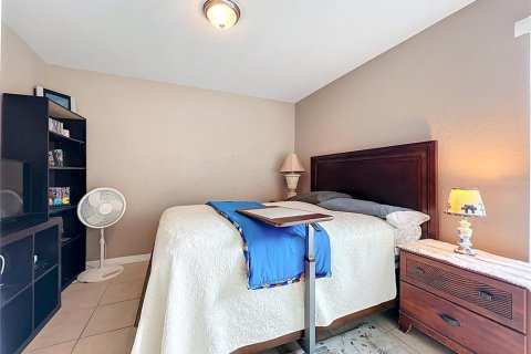 Condo in Orlando, Florida, 3 bedrooms № 2213229 - photo 30