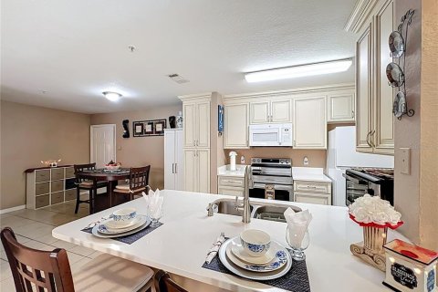 Condo in Orlando, Florida, 3 bedrooms № 2213229 - photo 20
