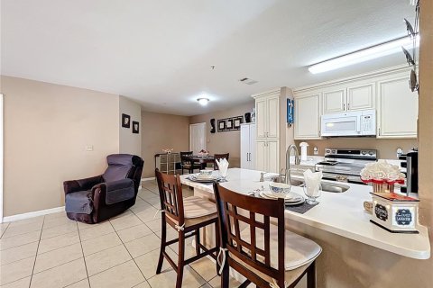 Condo in Orlando, Florida, 3 bedrooms № 2213229 - photo 21