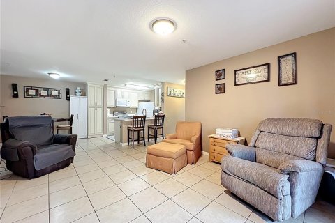 Condo in Orlando, Florida, 3 bedrooms № 2213229 - photo 24
