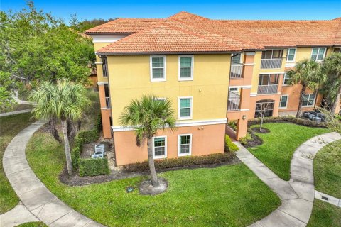 Condo in Orlando, Florida, 3 bedrooms № 2213229 - photo 2