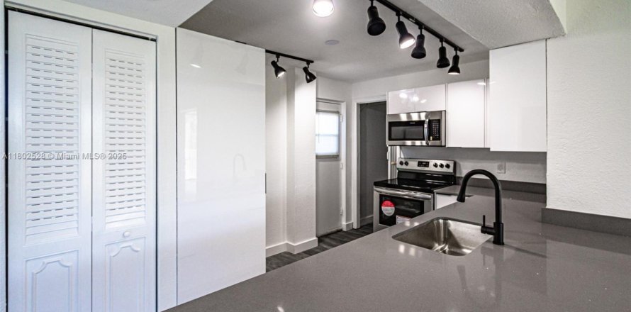 Condo in Boca Raton, Florida, 3 bedrooms № 1730552