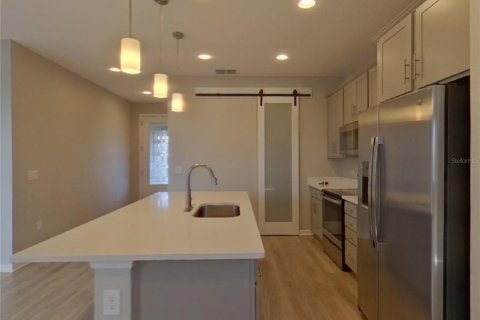 Casa en alquiler en Groveland, Florida, 4 dormitorios, 180.97 m2 № 1911532 - foto 5