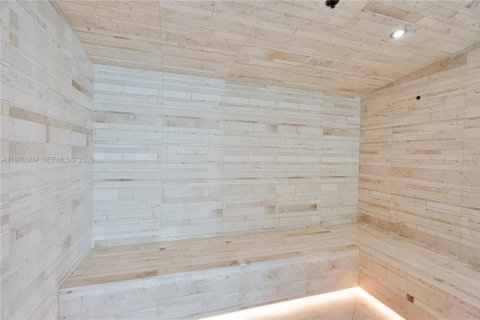 Condo in Miami, Florida, 3 bedrooms  № 2042179 - photo 5