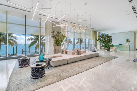 Condo in Miami, Florida, 3 bedrooms  № 2042179 - photo 18