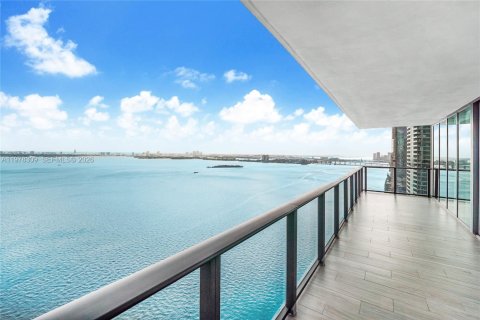 Condo in Miami, Florida, 3 bedrooms  № 2042179 - photo 7