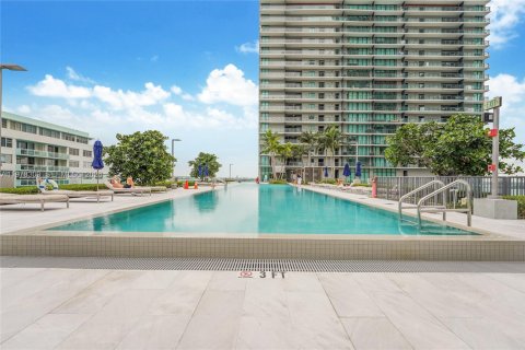 Condo in Miami, Florida, 3 bedrooms  № 2042179 - photo 22