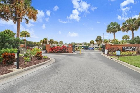 Townhouse in Gibsonton, Florida 2 bedrooms, 126.35 sq.m. № 2395921 - photo 28