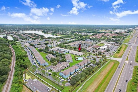 Townhouse in Gibsonton, Florida 2 bedrooms, 126.35 sq.m. № 2395921 - photo 24
