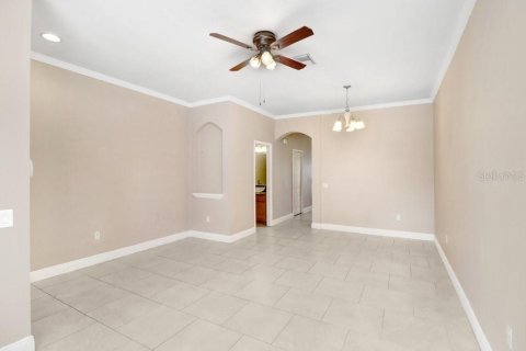 Townhouse in Gibsonton, Florida 2 bedrooms, 126.35 sq.m. № 2395921 - photo 4