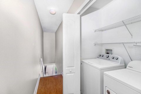 Townhouse in Gibsonton, Florida 2 bedrooms, 126.35 sq.m. № 2395921 - photo 16