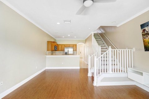 Townhouse in Gibsonton, Florida 2 bedrooms, 126.35 sq.m. № 2395921 - photo 11