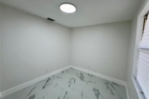 Casa en venta en Punta Gorda, Florida, 5 dormitorios, 133.78 m2 № 1769519 - foto 10