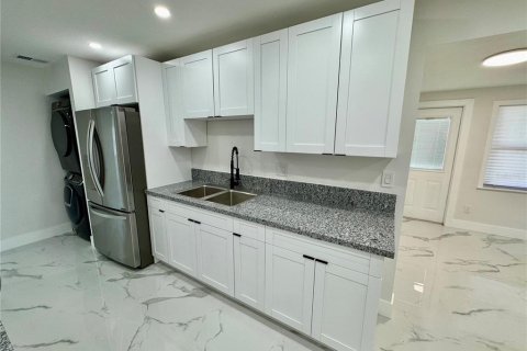 Casa en venta en Punta Gorda, Florida, 5 dormitorios, 133.78 m2 № 1769519 - foto 6