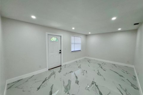 Casa en venta en Punta Gorda, Florida, 5 dormitorios, 133.78 m2 № 1769519 - foto 3