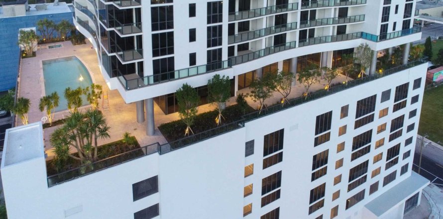 CANVAS CONDO in Palm Beach, Florida № 32654