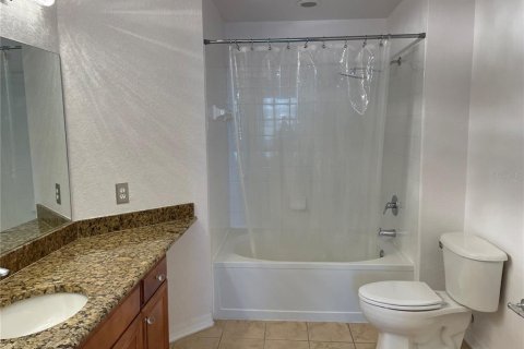 Condo in Tampa, Florida, 2 bedrooms  № 1822920 - photo 13