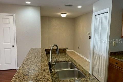 Condo in Tampa, Florida, 2 bedrooms  № 1822920 - photo 8