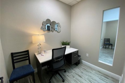 Immobilier commercial à louer à Tampa, Floride: 2168.9 m2 № 249153 - photo 17