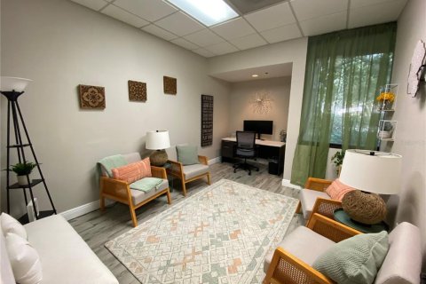Immobilier commercial à louer à Tampa, Floride: 2168.9 m2 № 249153 - photo 3