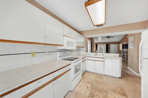 Condominio en venta en New Port Richey, Florida, 2 dormitorios, 95.22 m2 № 2116854 - foto 15