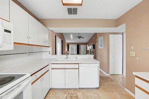 Condominio en venta en New Port Richey, Florida, 2 dormitorios, 95.22 m2 № 2116854 - foto 13